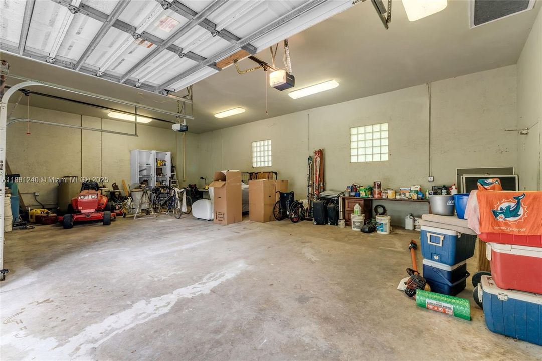 Recently Sold: $1,750,000 (2 beds, 2 baths, 3357 Square Feet)