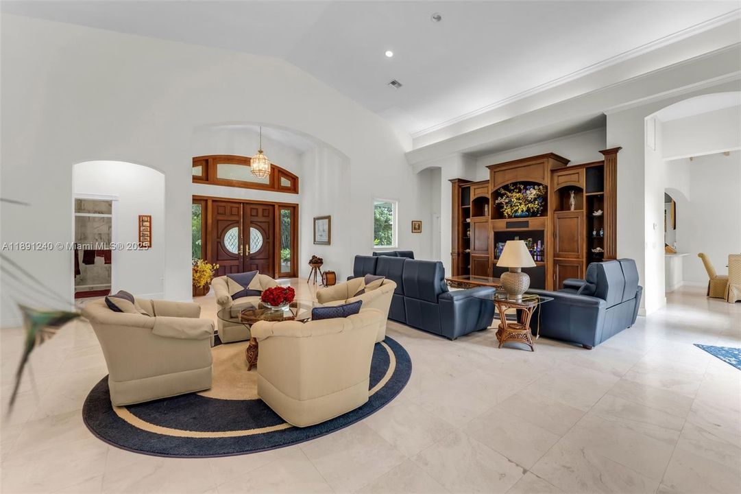 Recently Sold: $1,750,000 (2 beds, 2 baths, 3357 Square Feet)