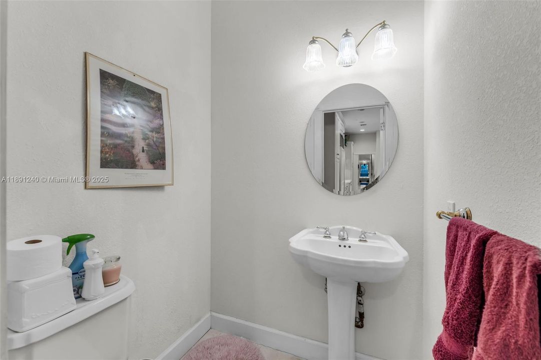 Recently Sold: $1,750,000 (2 beds, 2 baths, 3357 Square Feet)