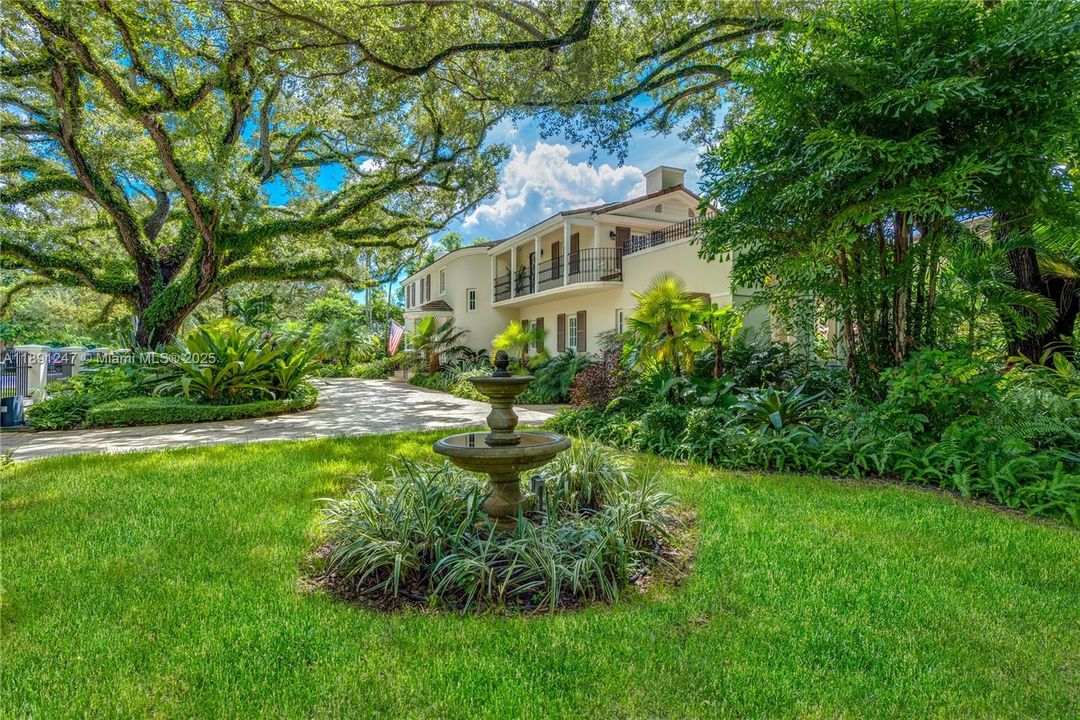 For Sale: $6,750,000 (6 beds, 5 baths, 4906 Square Feet)