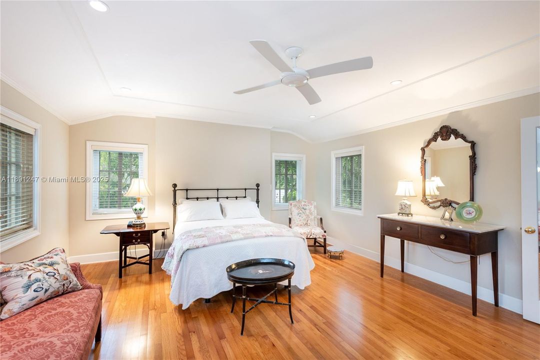 For Sale: $6,750,000 (6 beds, 5 baths, 4906 Square Feet)