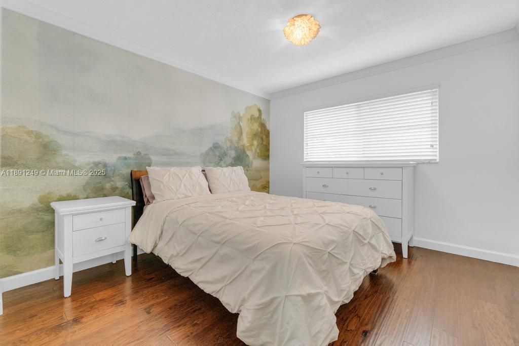 Под контрактом: $565,000 (3 спален, 2 ванн, 1780 Квадратных фут)