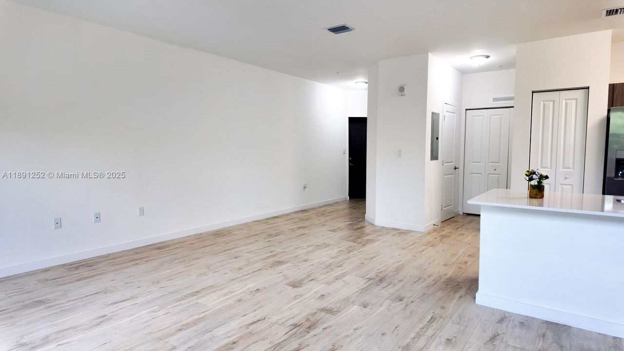 En Venta: $420,000 (3 camas, 2 baños, 1481 Pies cuadrados)