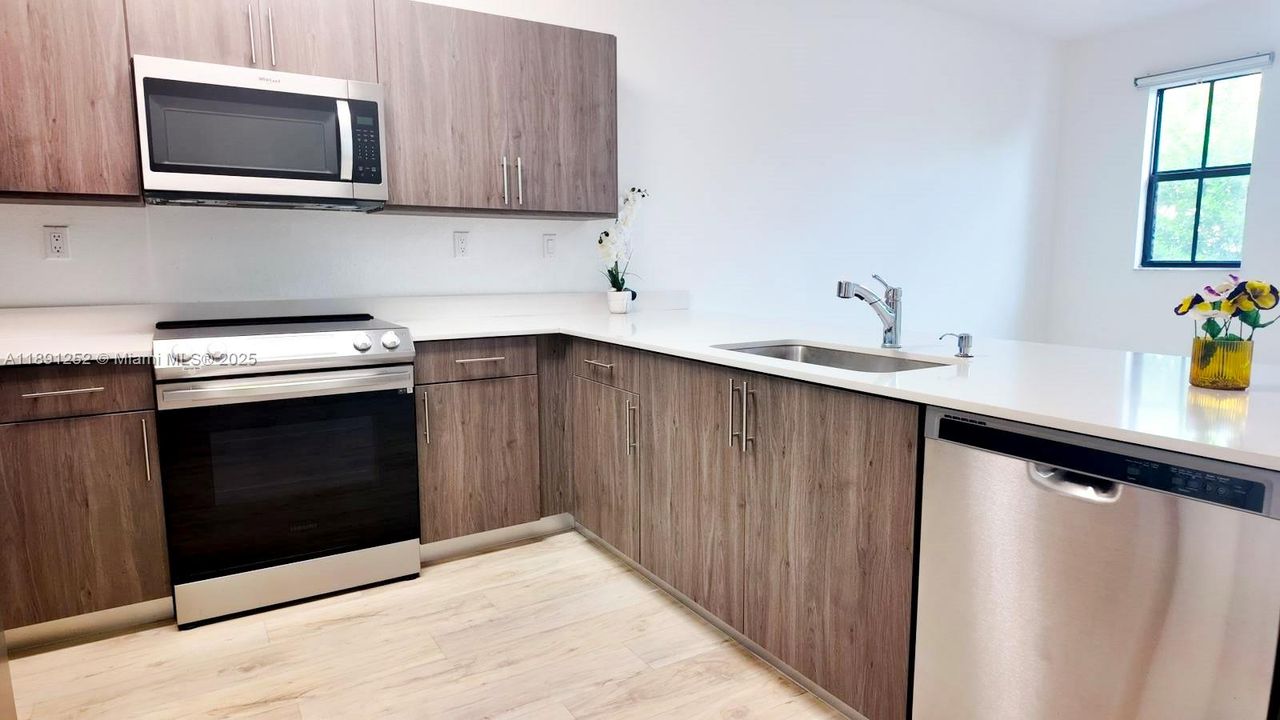 En Venta: $420,000 (3 camas, 2 baños, 1481 Pies cuadrados)