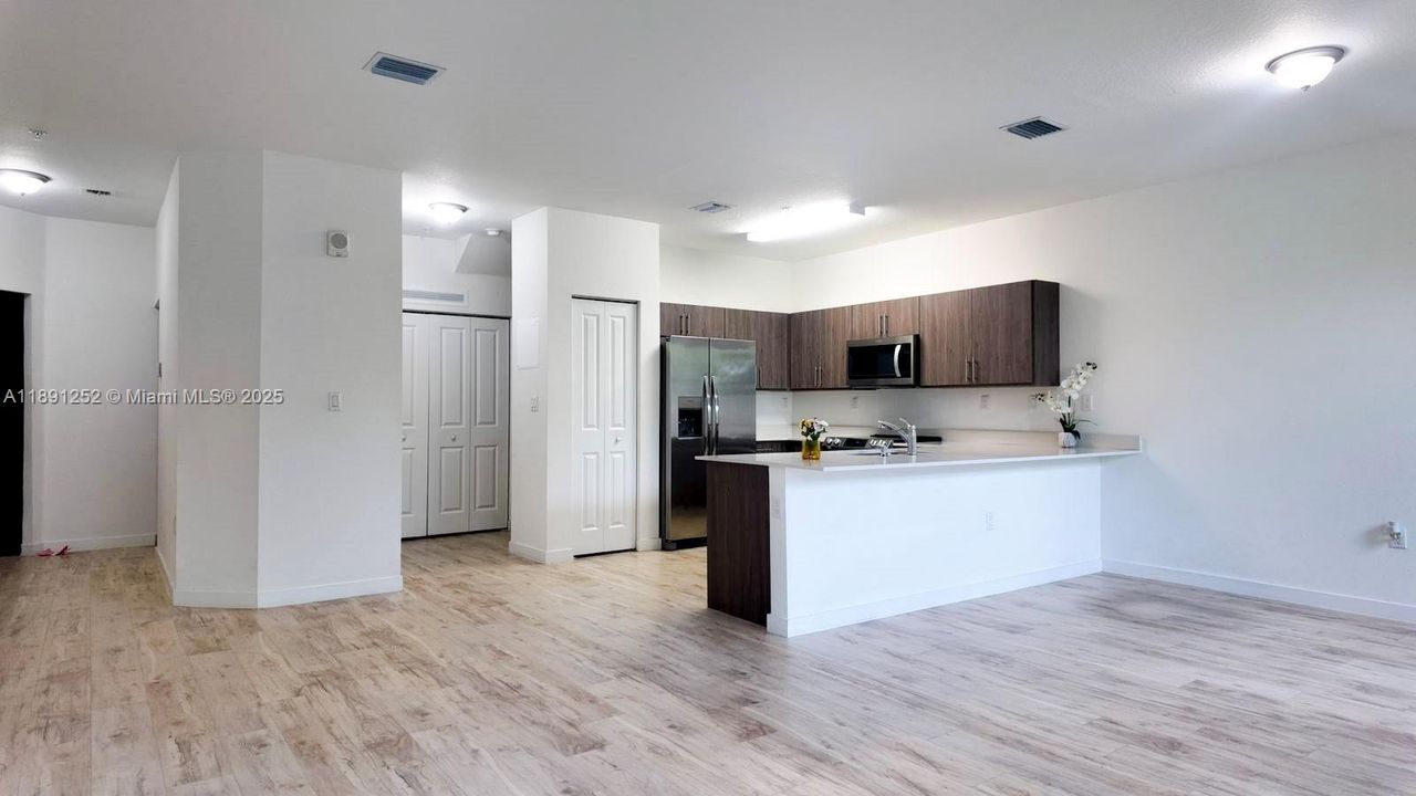 En Venta: $420,000 (3 camas, 2 baños, 1481 Pies cuadrados)