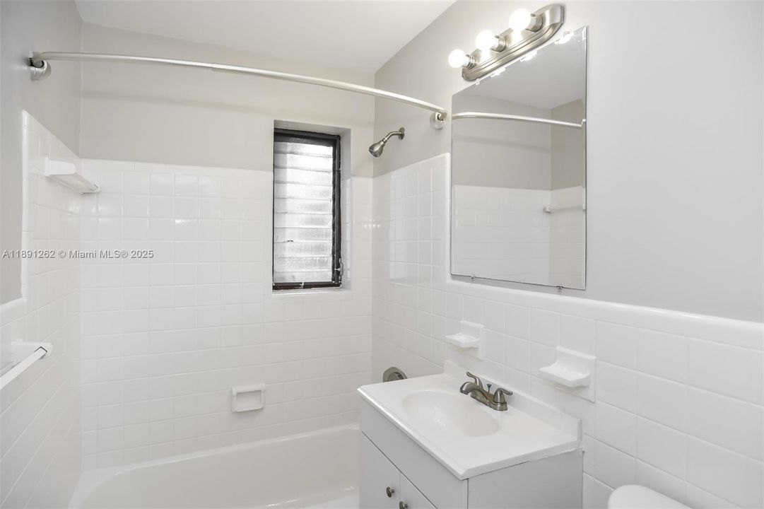 最近租的: $2,305 (3 贝兹, 2 浴室, 1252 平方英尺)