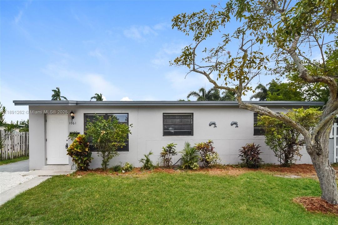 最近租的: $2,305 (3 贝兹, 2 浴室, 1252 平方英尺)