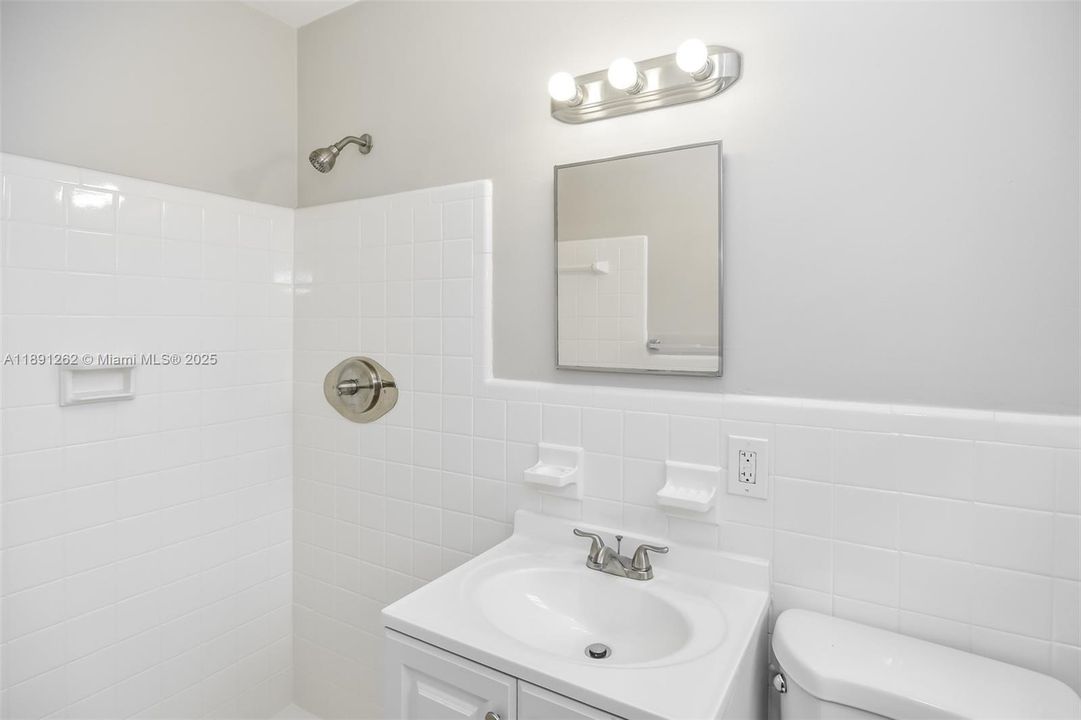 最近租的: $2,305 (3 贝兹, 2 浴室, 1252 平方英尺)