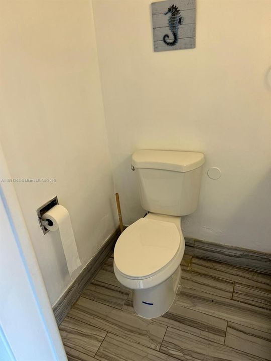 Под контрактом: $2,000 (1 спален, 1 ванн, 850 Квадратных фут)