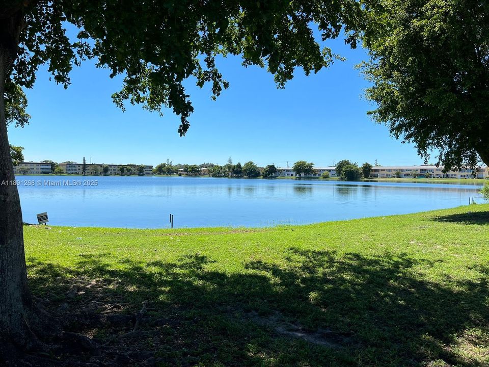 Под контрактом: $2,000 (1 спален, 1 ванн, 850 Квадратных фут)