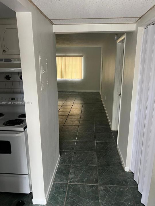 Под контрактом: $2,000 (1 спален, 1 ванн, 850 Квадратных фут)