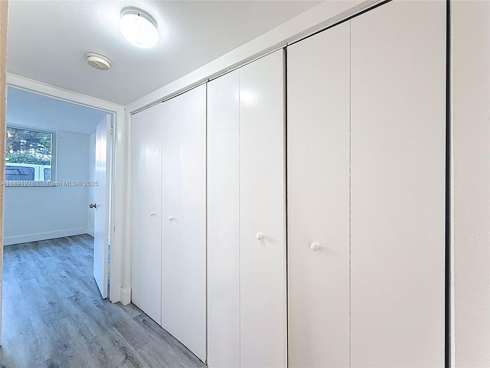 For Sale: $166,000 (2 beds, 2 baths, 1050 Square Feet)