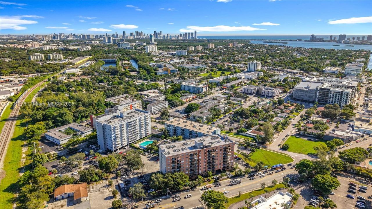 For Sale: $166,000 (2 beds, 2 baths, 1050 Square Feet)