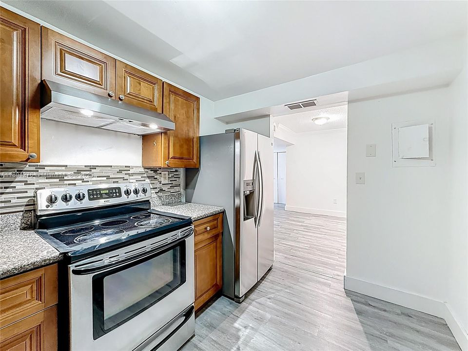 For Sale: $166,000 (2 beds, 2 baths, 1050 Square Feet)