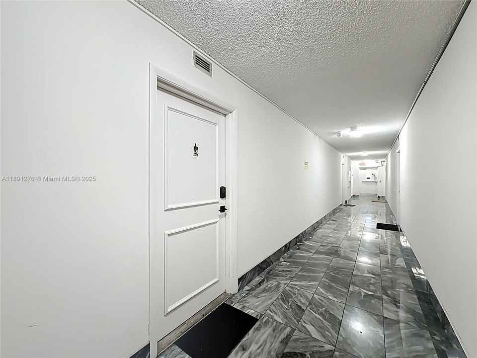 For Sale: $166,000 (2 beds, 2 baths, 1050 Square Feet)