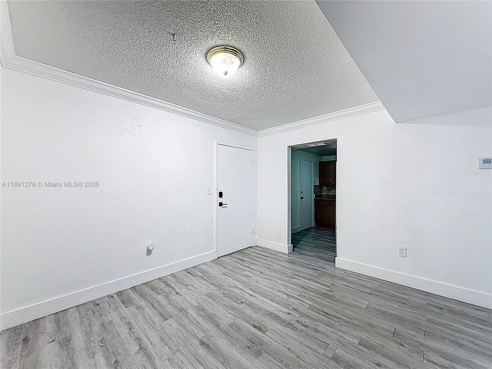 For Sale: $166,000 (2 beds, 2 baths, 1050 Square Feet)