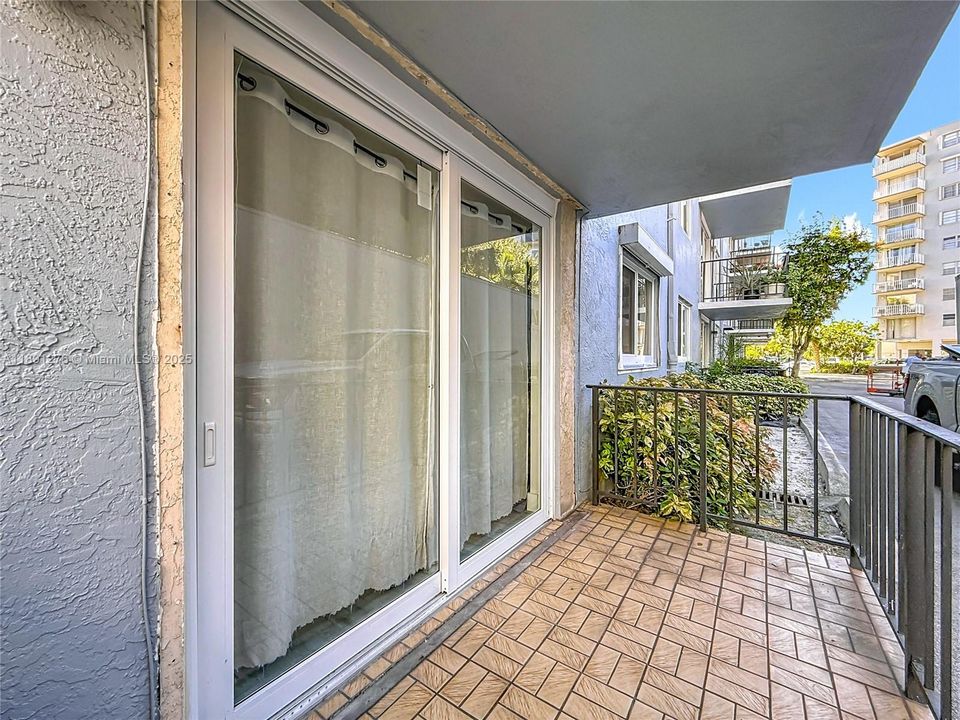 For Sale: $166,000 (2 beds, 2 baths, 1050 Square Feet)