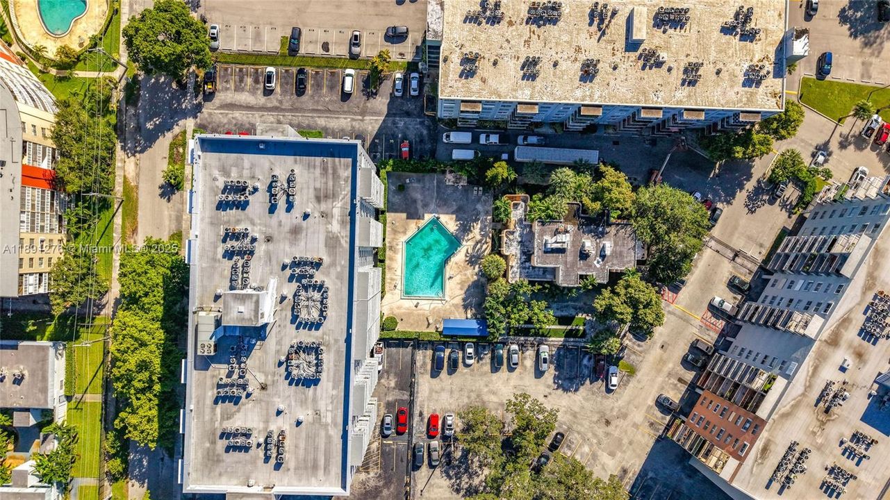 For Sale: $166,000 (2 beds, 2 baths, 1050 Square Feet)