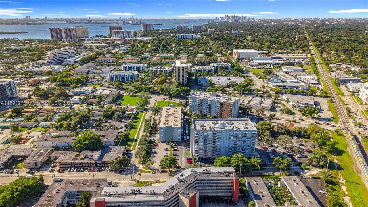 For Sale: $166,000 (2 beds, 2 baths, 1050 Square Feet)