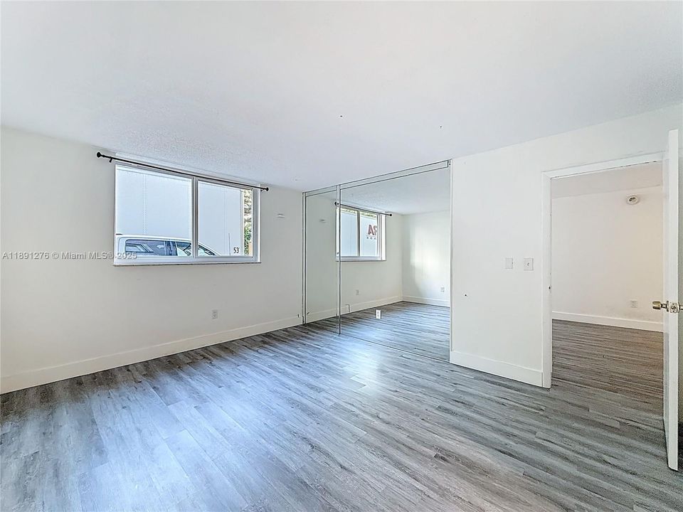For Sale: $166,000 (2 beds, 2 baths, 1050 Square Feet)