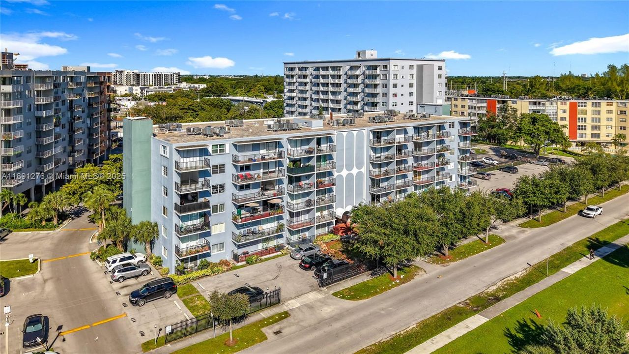For Sale: $166,000 (2 beds, 2 baths, 1050 Square Feet)