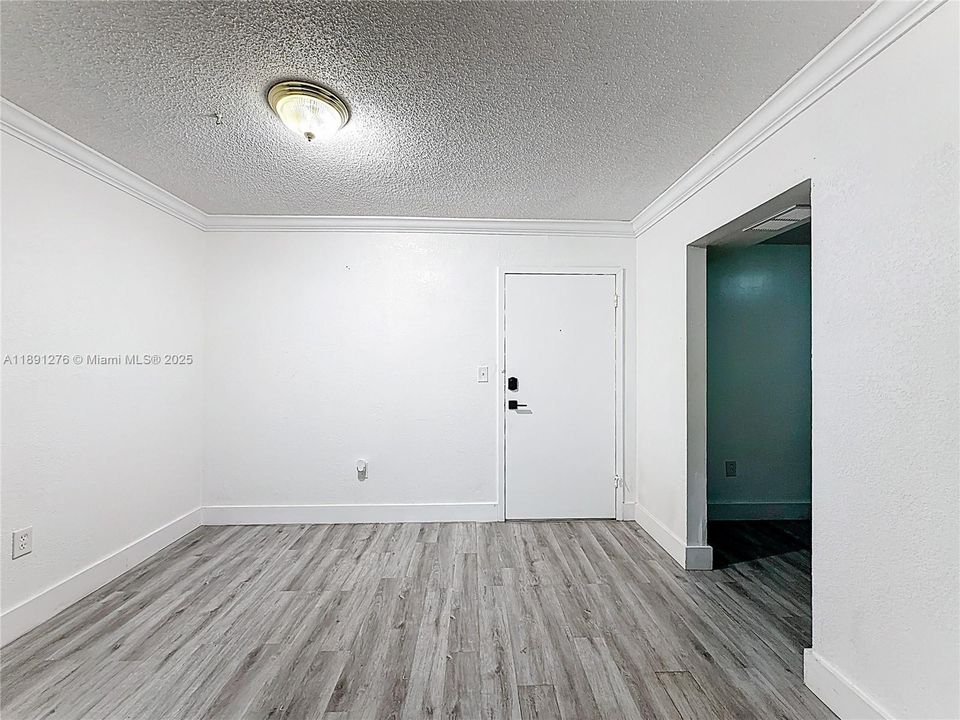 For Sale: $166,000 (2 beds, 2 baths, 1050 Square Feet)
