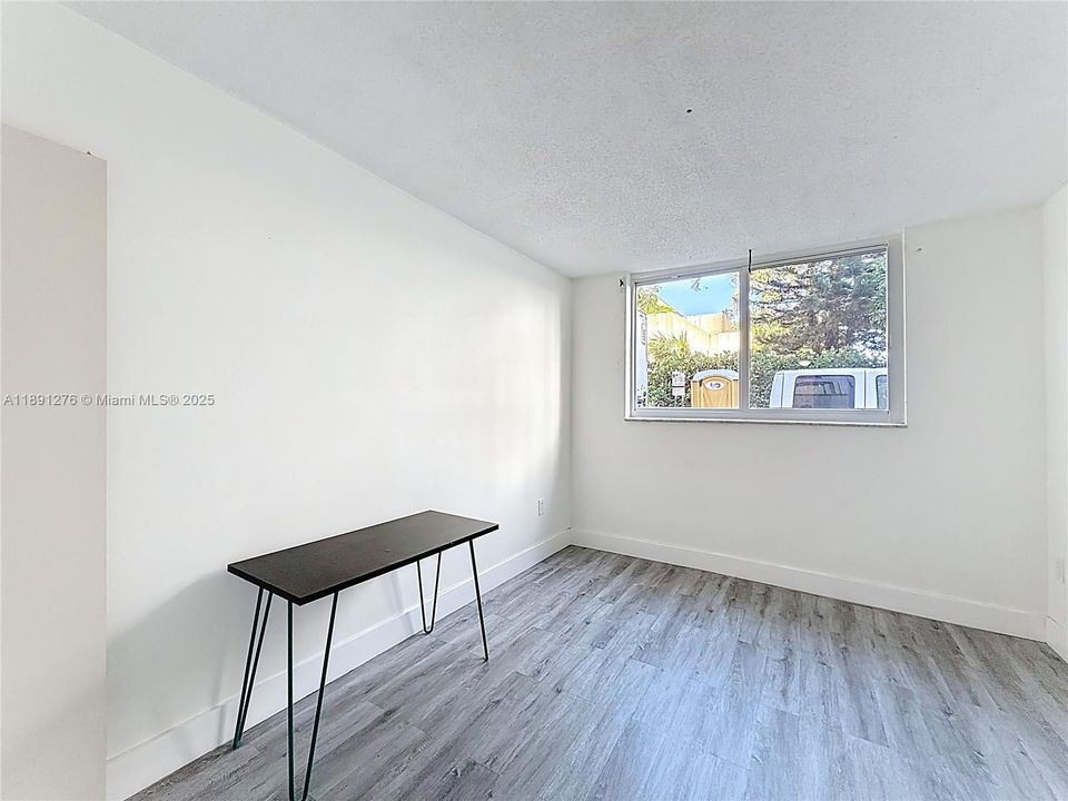 For Sale: $166,000 (2 beds, 2 baths, 1050 Square Feet)