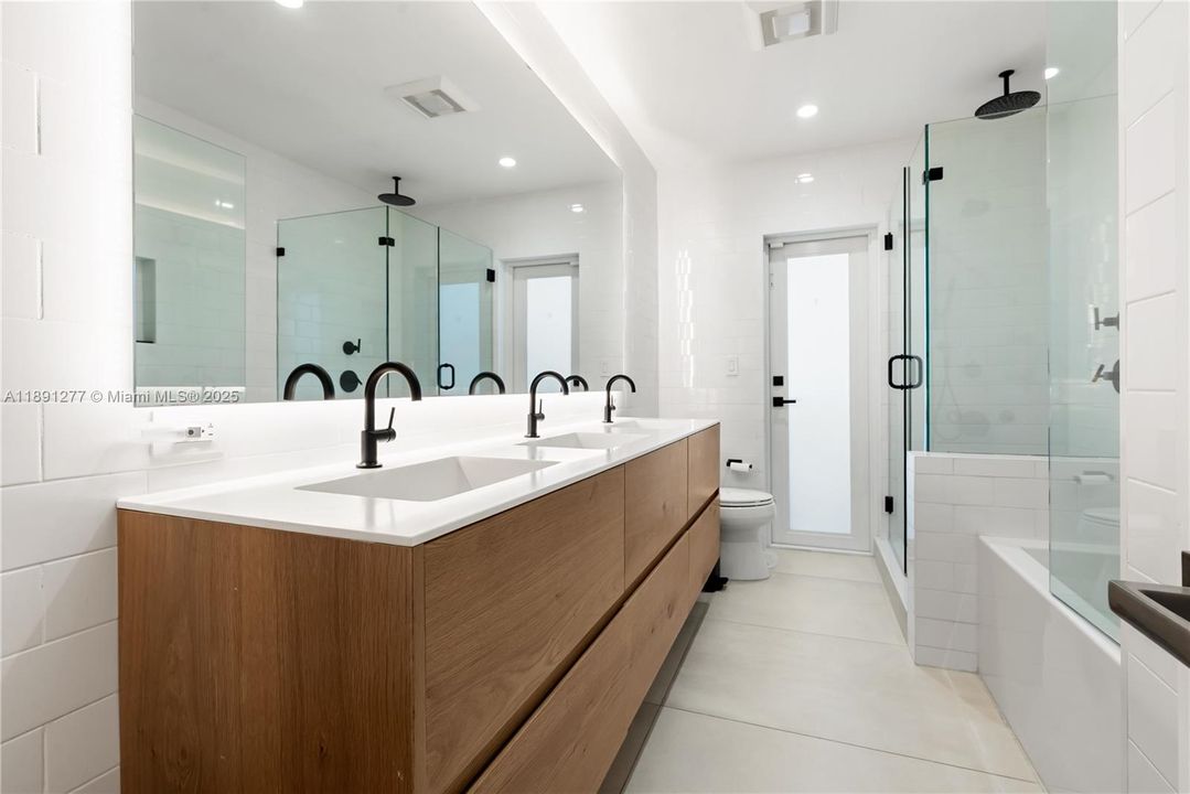 For Rent: $7,950 (4 beds, 3 baths, 2658 Square Feet)