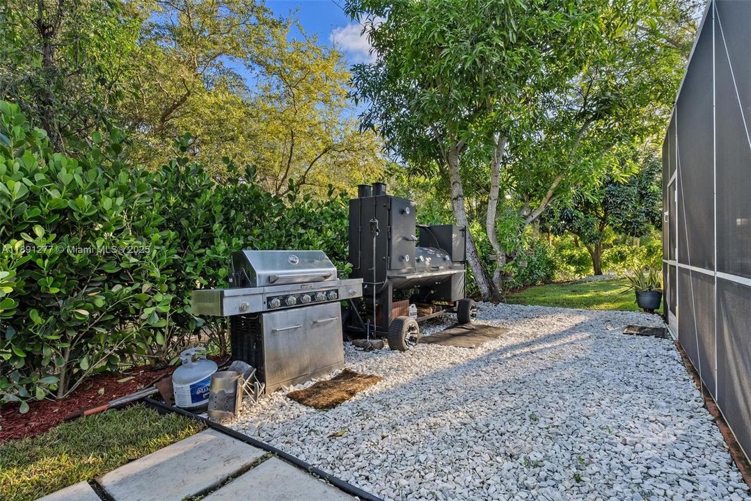 For Rent: $7,950 (4 beds, 3 baths, 2658 Square Feet)