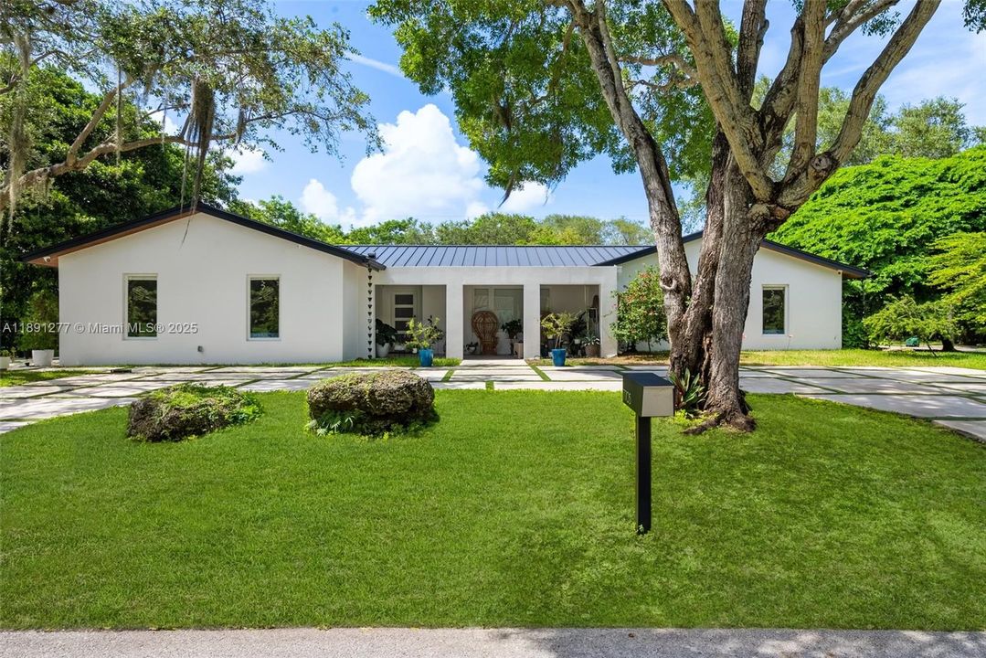 For Rent: $7,950 (4 beds, 3 baths, 2658 Square Feet)