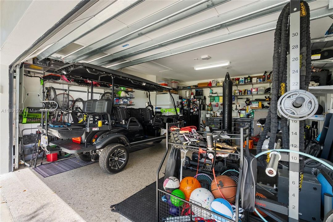 For Rent: $7,950 (4 beds, 3 baths, 2658 Square Feet)