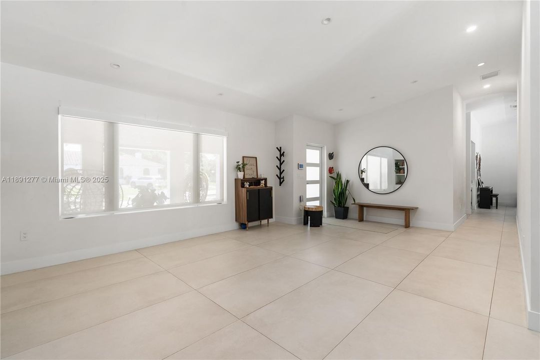 For Rent: $7,950 (4 beds, 3 baths, 2658 Square Feet)