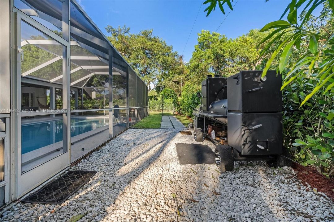 For Rent: $7,950 (4 beds, 3 baths, 2658 Square Feet)