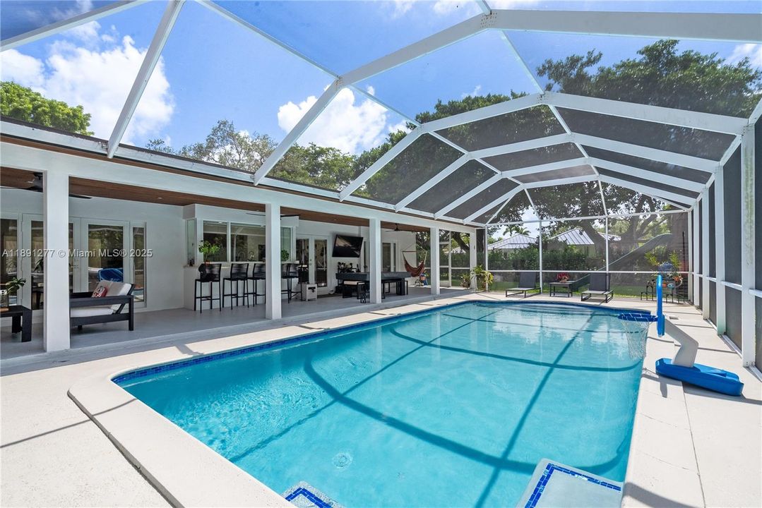 For Rent: $7,950 (4 beds, 3 baths, 2658 Square Feet)