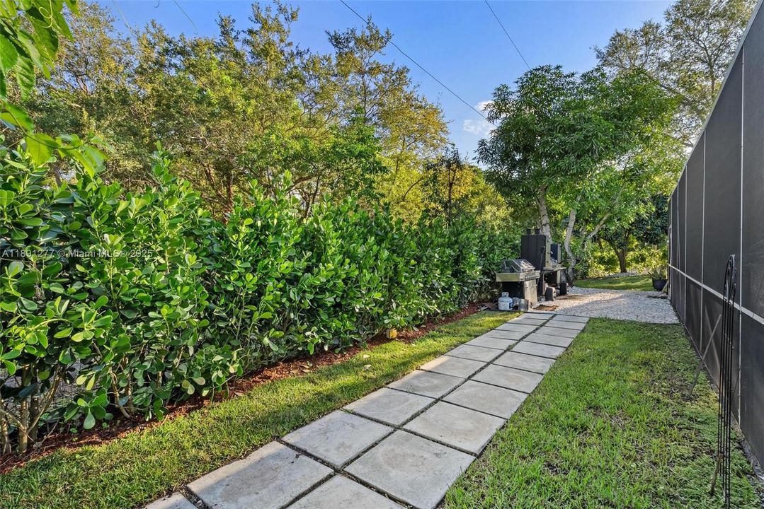 For Rent: $7,950 (4 beds, 3 baths, 2658 Square Feet)