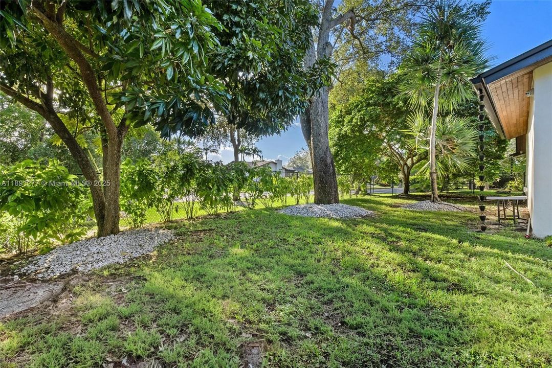 For Rent: $7,950 (4 beds, 3 baths, 2658 Square Feet)