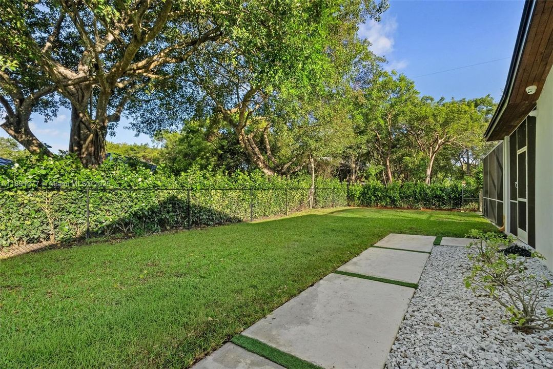 For Rent: $7,950 (4 beds, 3 baths, 2658 Square Feet)