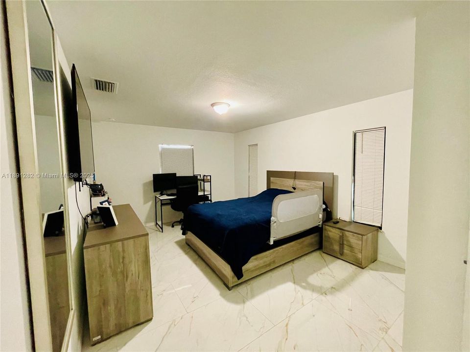 En Venta: $390,000 (3 camas, 2 baños, 1437 Pies cuadrados)