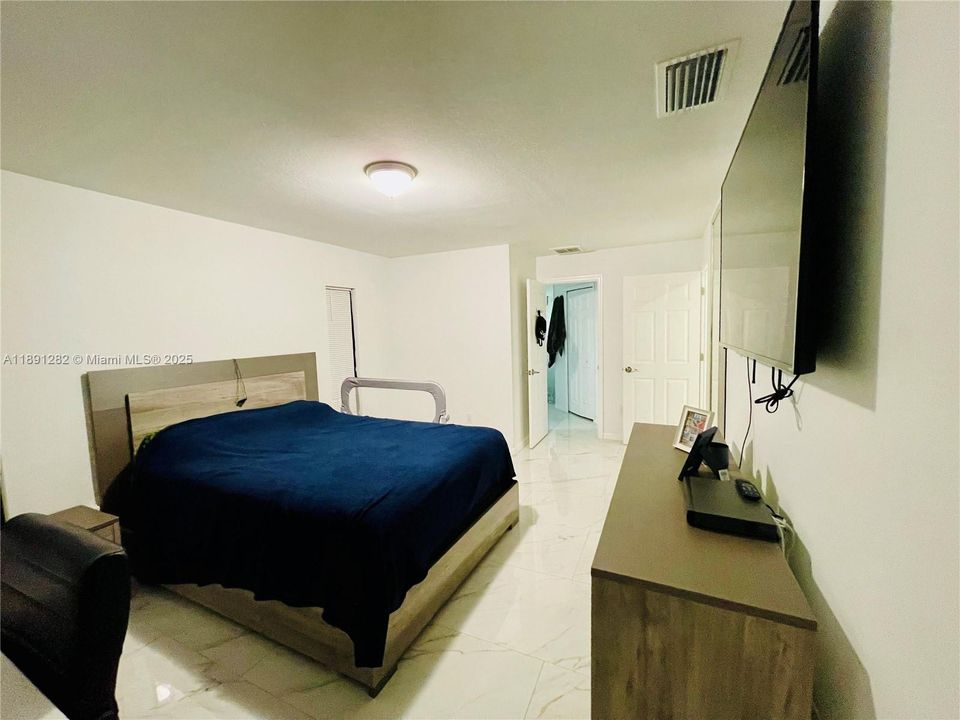 En Venta: $390,000 (3 camas, 2 baños, 1437 Pies cuadrados)