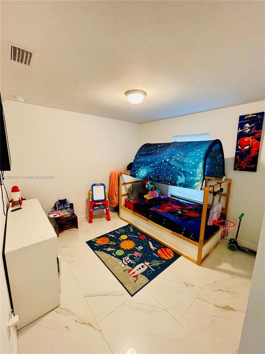 En Venta: $390,000 (3 camas, 2 baños, 1437 Pies cuadrados)