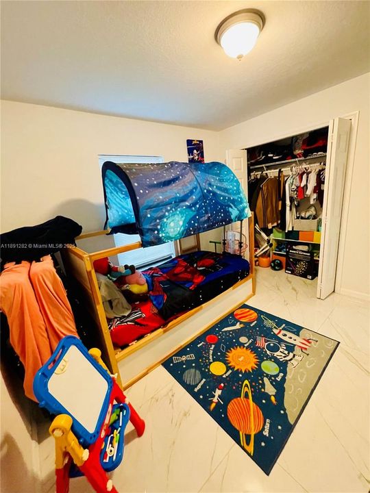 En Venta: $390,000 (3 camas, 2 baños, 1437 Pies cuadrados)