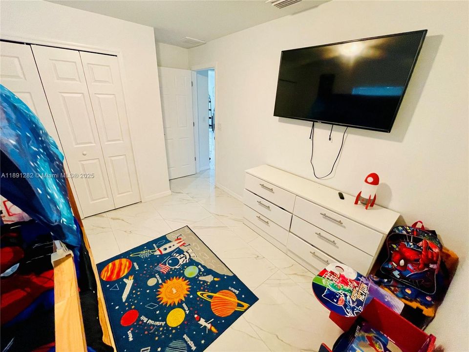 En Venta: $390,000 (3 camas, 2 baños, 1437 Pies cuadrados)