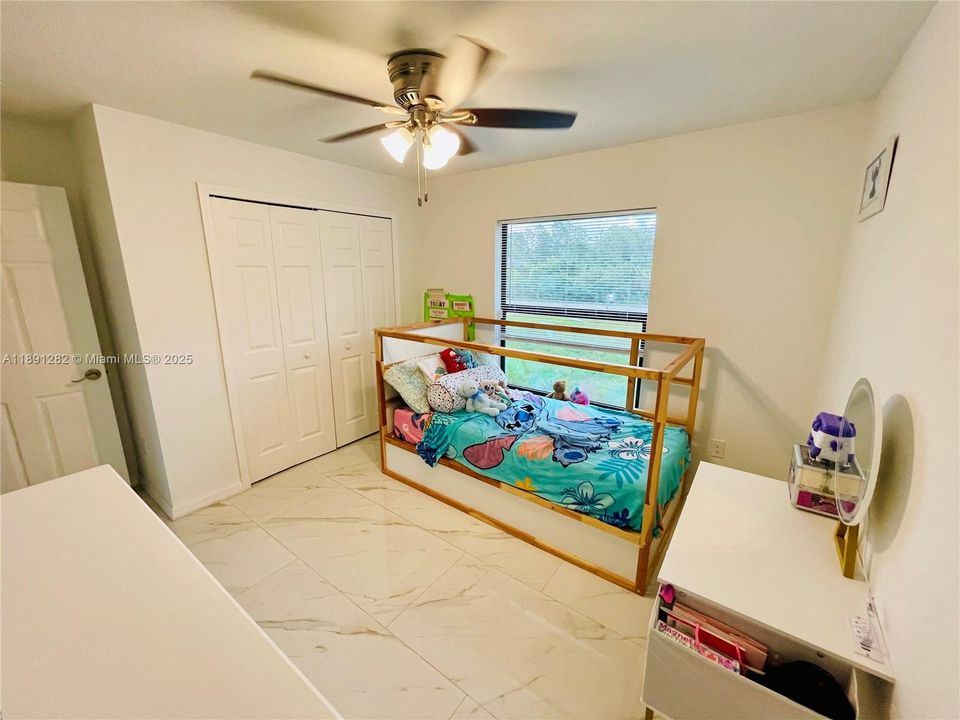 En Venta: $390,000 (3 camas, 2 baños, 1437 Pies cuadrados)