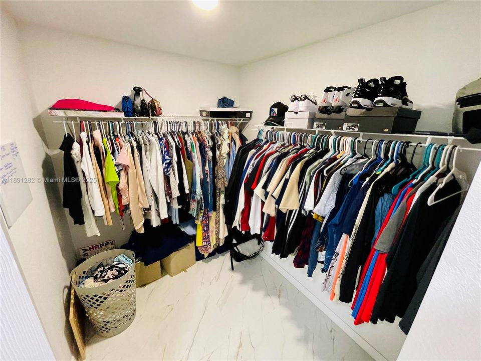 En Venta: $390,000 (3 camas, 2 baños, 1437 Pies cuadrados)