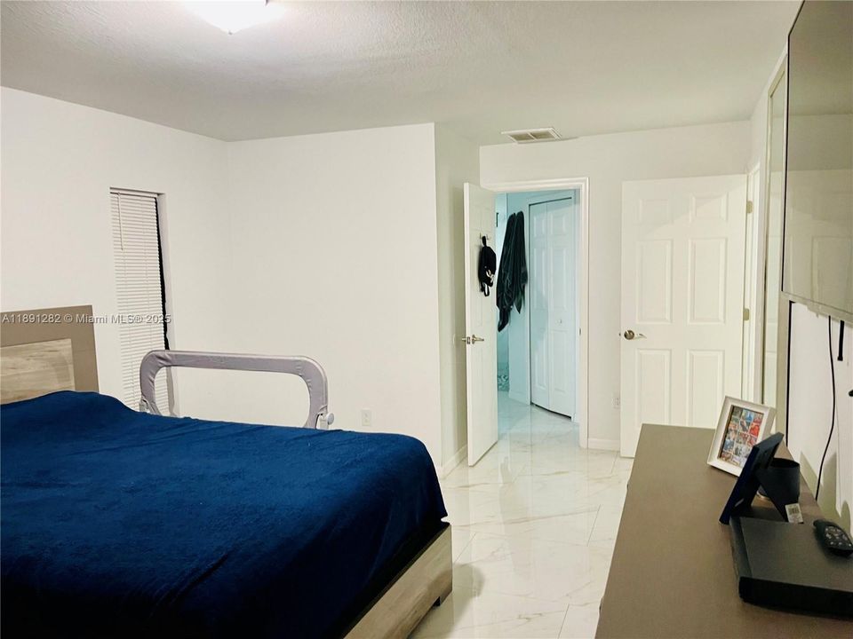 En Venta: $390,000 (3 camas, 2 baños, 1437 Pies cuadrados)