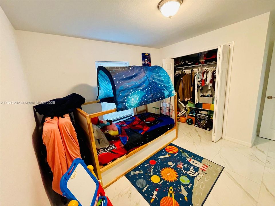 En Venta: $390,000 (3 camas, 2 baños, 1437 Pies cuadrados)