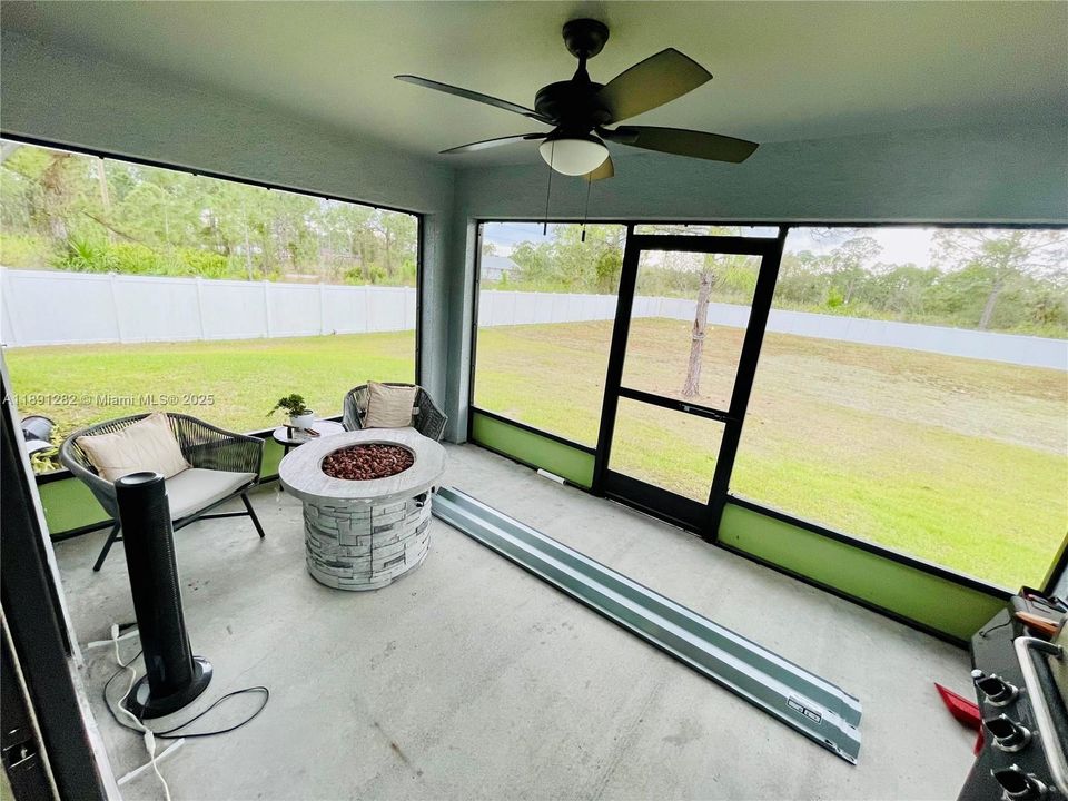 En Venta: $390,000 (3 camas, 2 baños, 1437 Pies cuadrados)