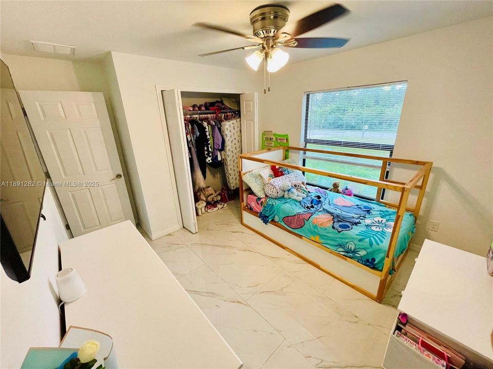 En Venta: $390,000 (3 camas, 2 baños, 1437 Pies cuadrados)