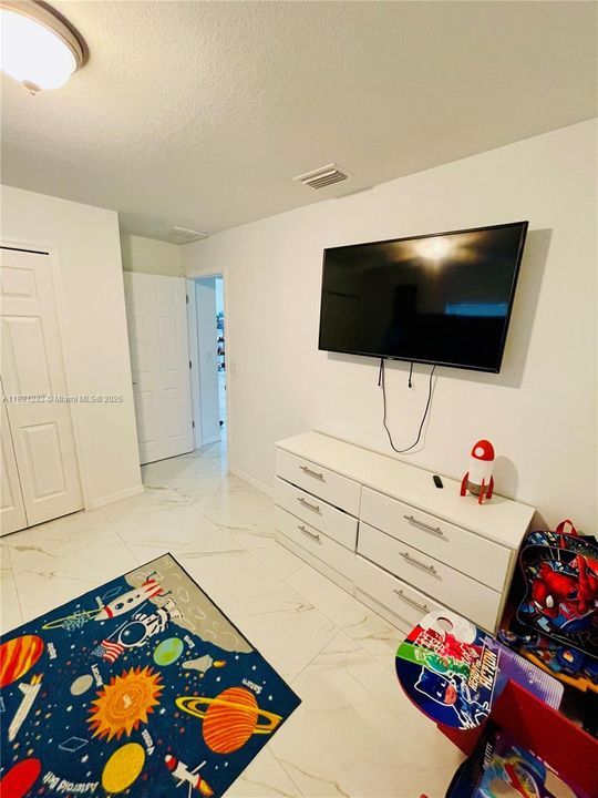 En Venta: $390,000 (3 camas, 2 baños, 1437 Pies cuadrados)