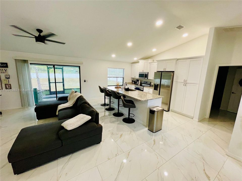 En Venta: $390,000 (3 camas, 2 baños, 1437 Pies cuadrados)